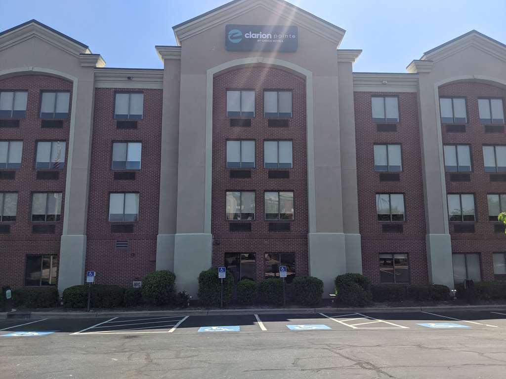 Hotel Clarion Pointe Greensboro Airport Exterior foto