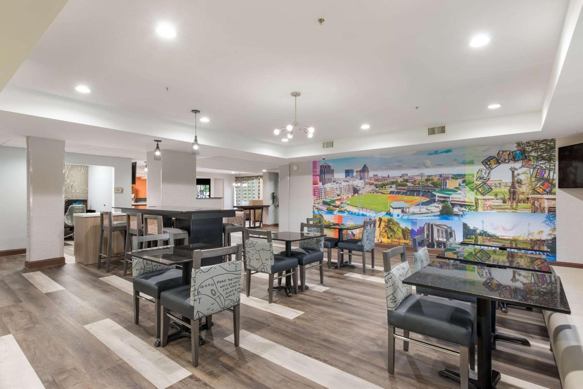 Clarion Pointe Greensboro Airport Exterior foto