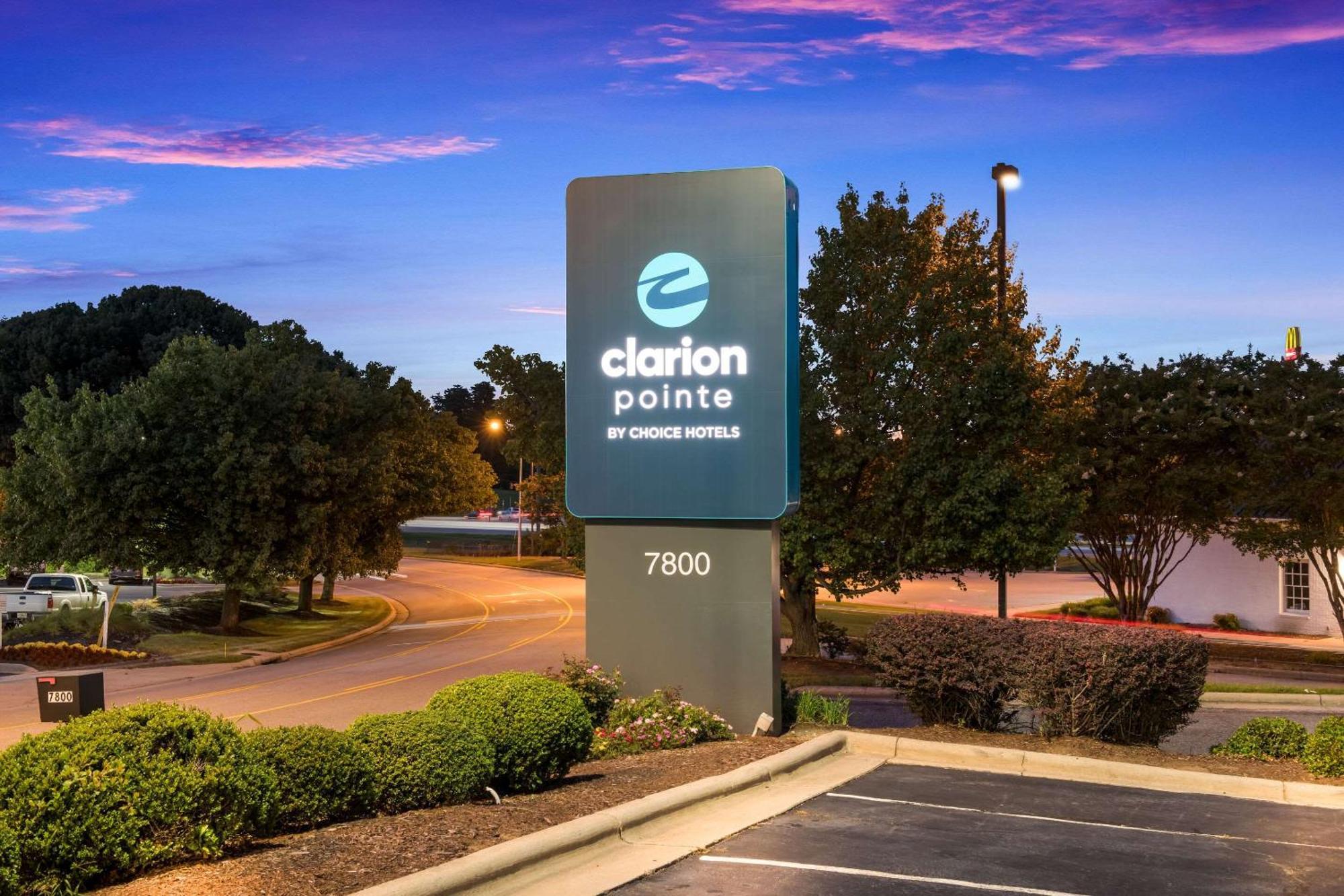 Hotel Clarion Pointe Greensboro Airport Exterior foto