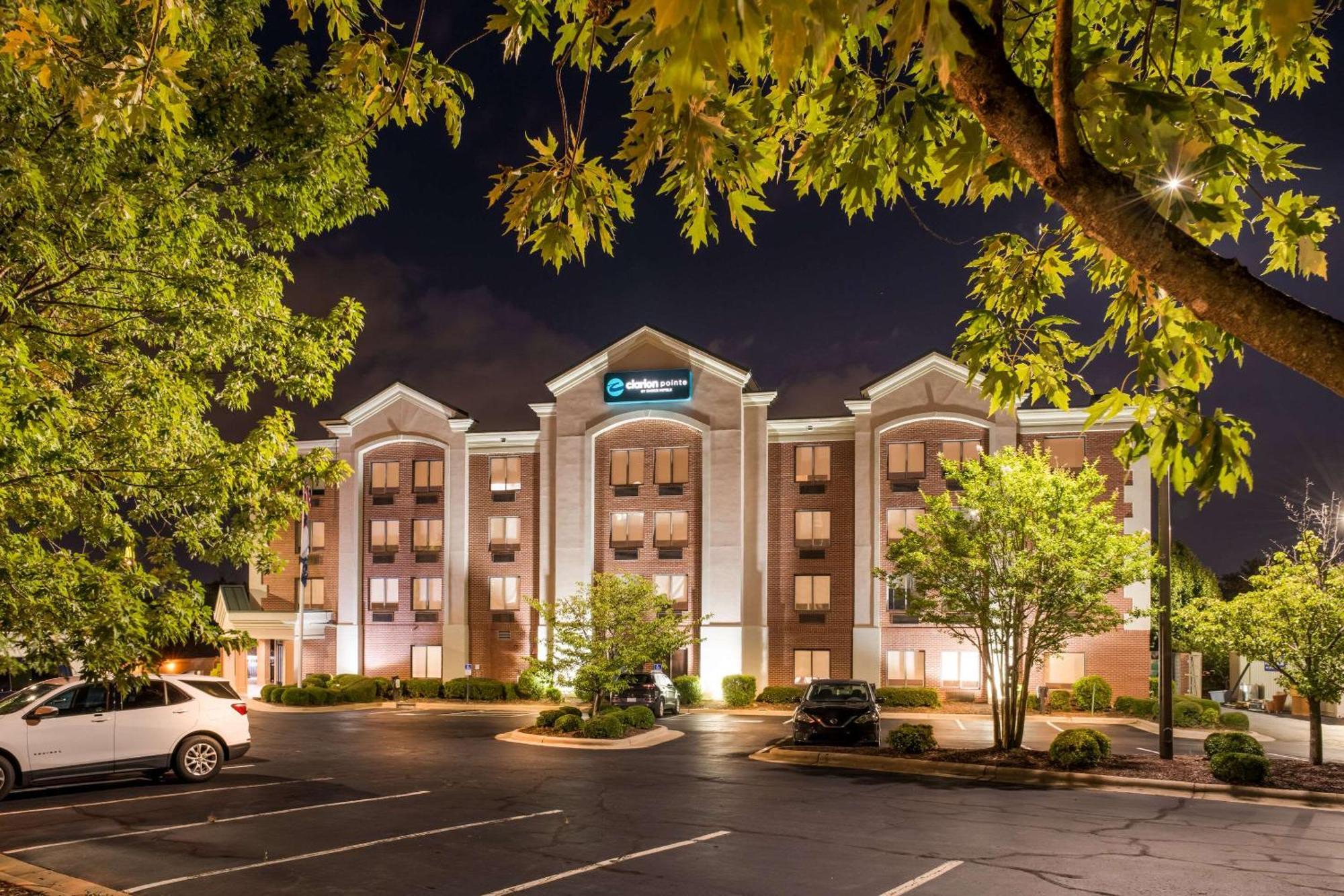 Hotel Clarion Pointe Greensboro Airport Exterior foto