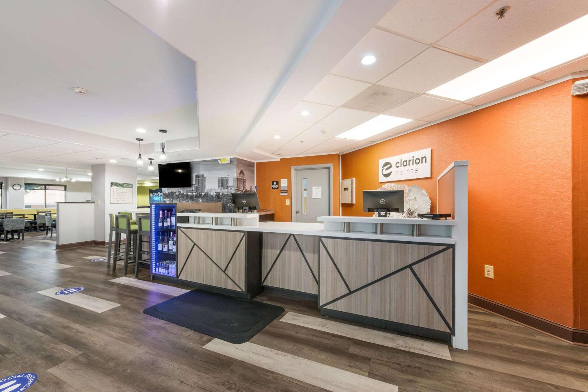 Clarion Pointe Greensboro Airport Exterior foto